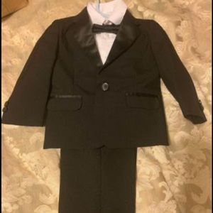 24M Nautica 4 piece suit. Tuxedo.